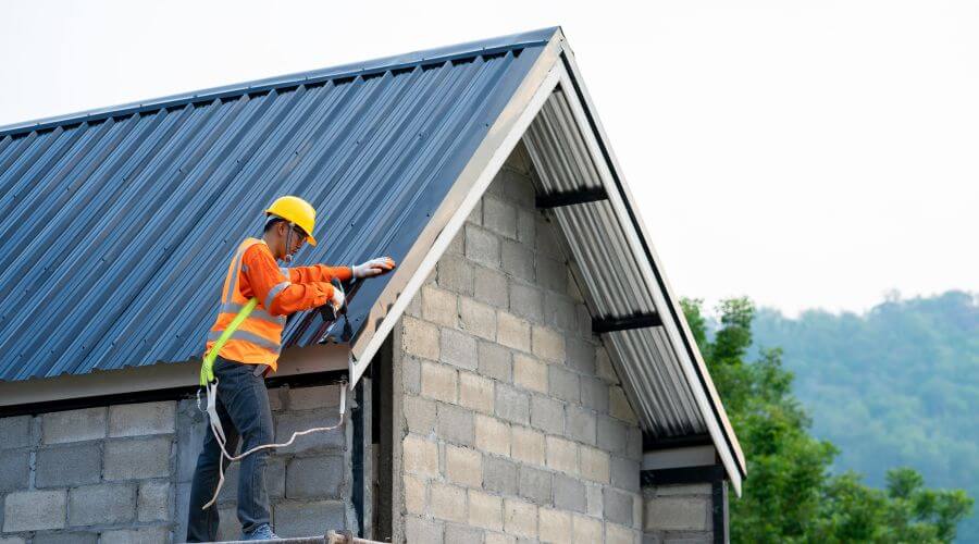 Professional gutter cleaning in Elk Point, SD